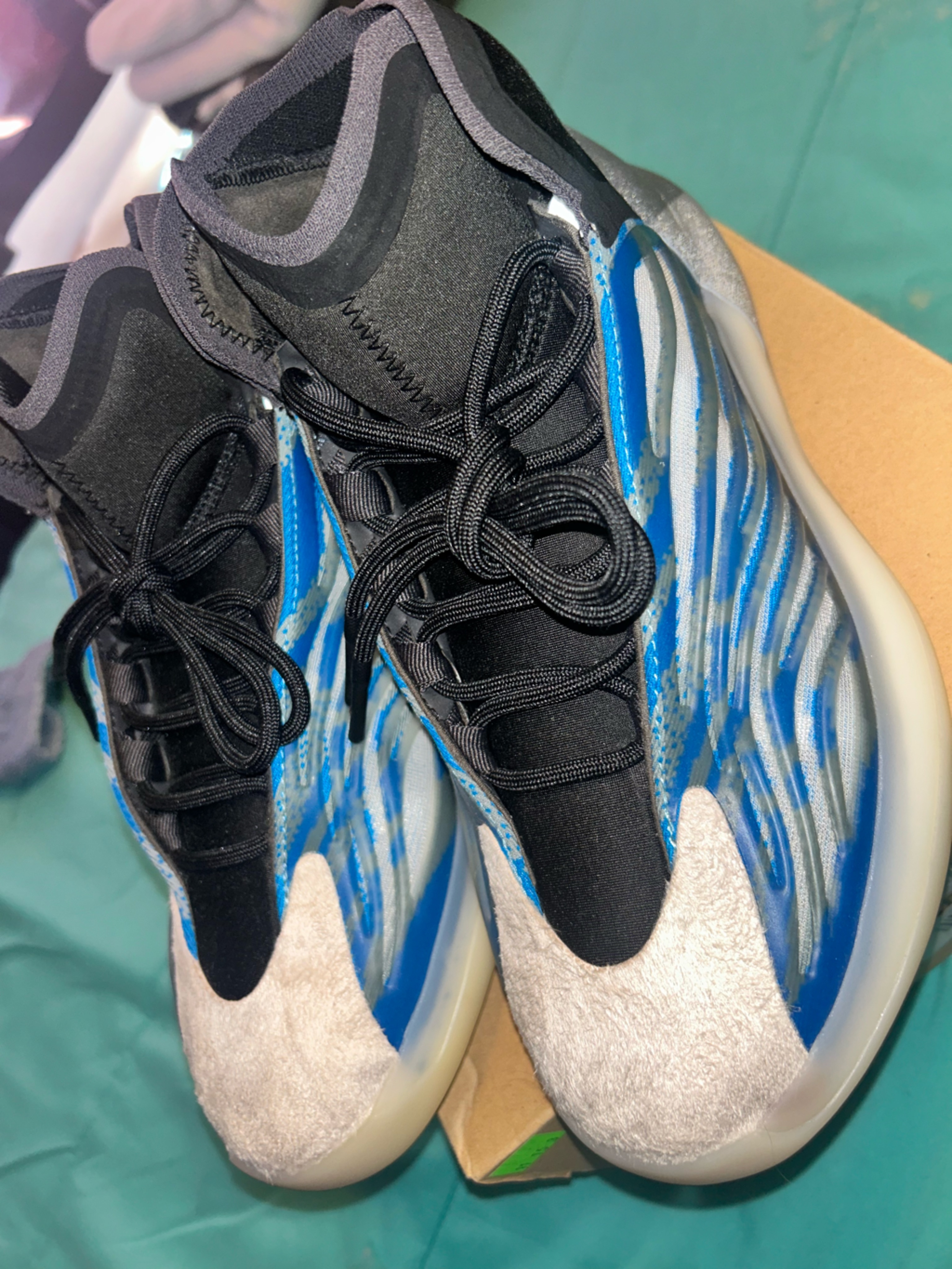 #Exclusive #Yeezy #Qntm #Basketball #Size 10 1/2 #Nobox #Storage